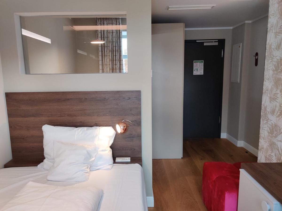 Amelie No 1 Hotel & Appartements Λαντάου Εξωτερικό φωτογραφία