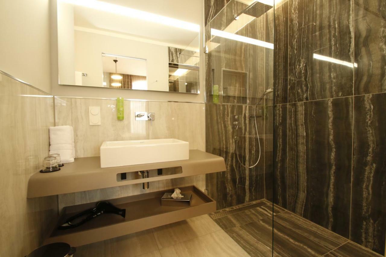 Amelie No 1 Hotel & Appartements Λαντάου Εξωτερικό φωτογραφία