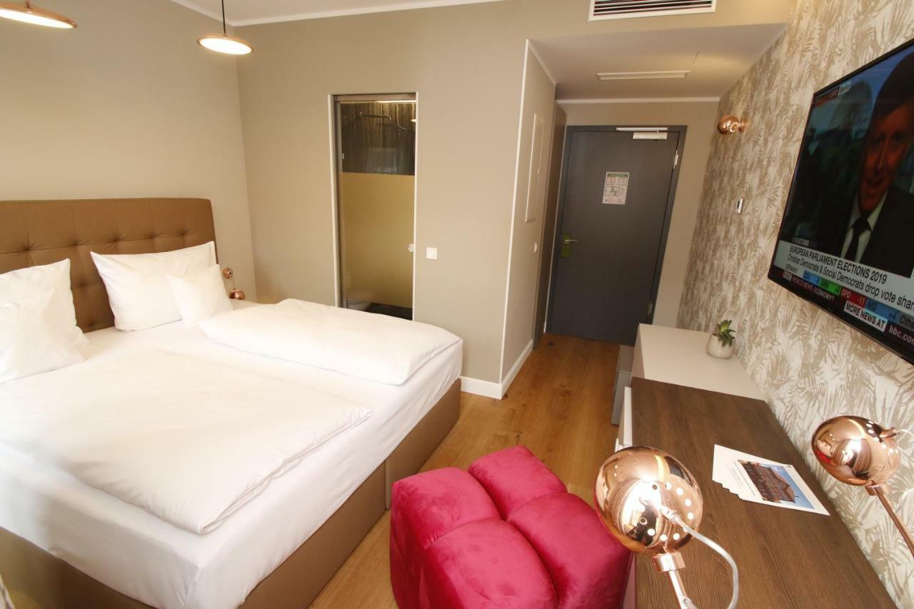 Amelie No 1 Hotel & Appartements Λαντάου Εξωτερικό φωτογραφία