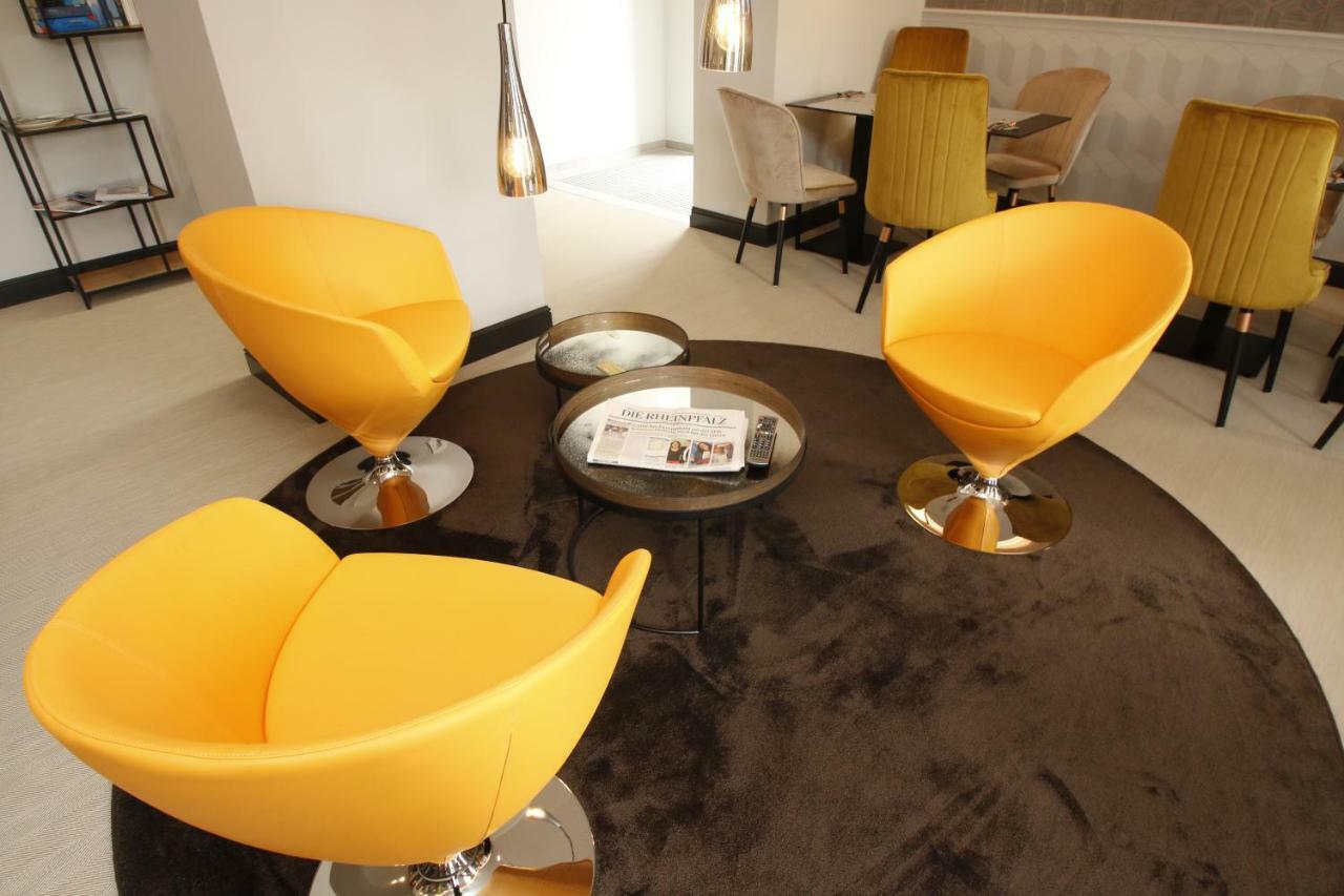 Amelie No 1 Hotel & Appartements Λαντάου Εξωτερικό φωτογραφία